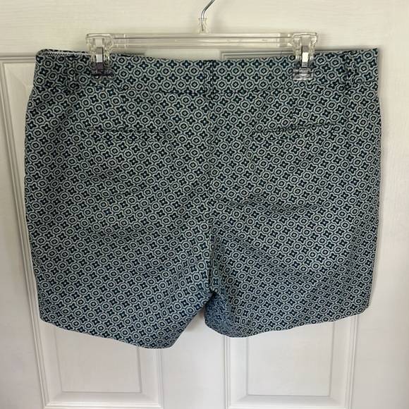 Blue & white patterned shorts - WILLI SMITH - size 12 - Picture 2 of 3